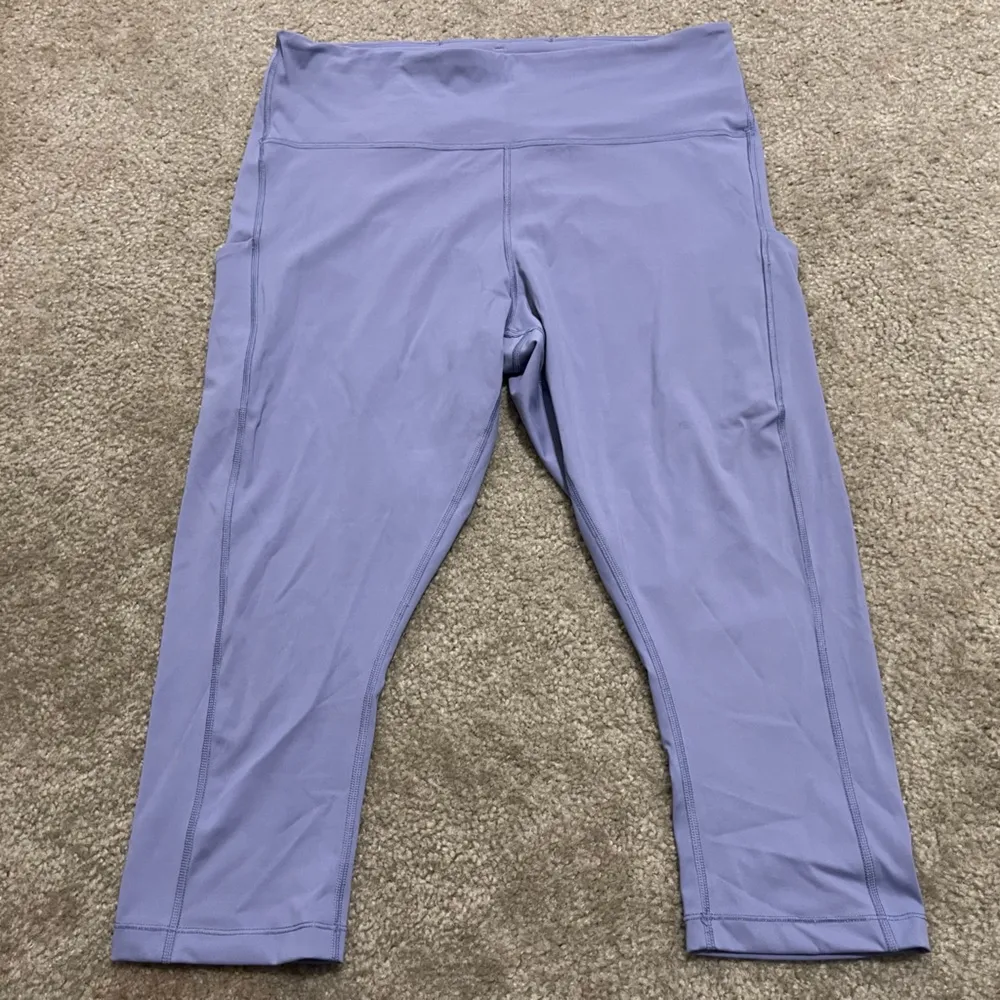 Women’s  Ultimate Stash Pocket Capri Leggings Dusty Dusk Purple Size 2X - Image 3