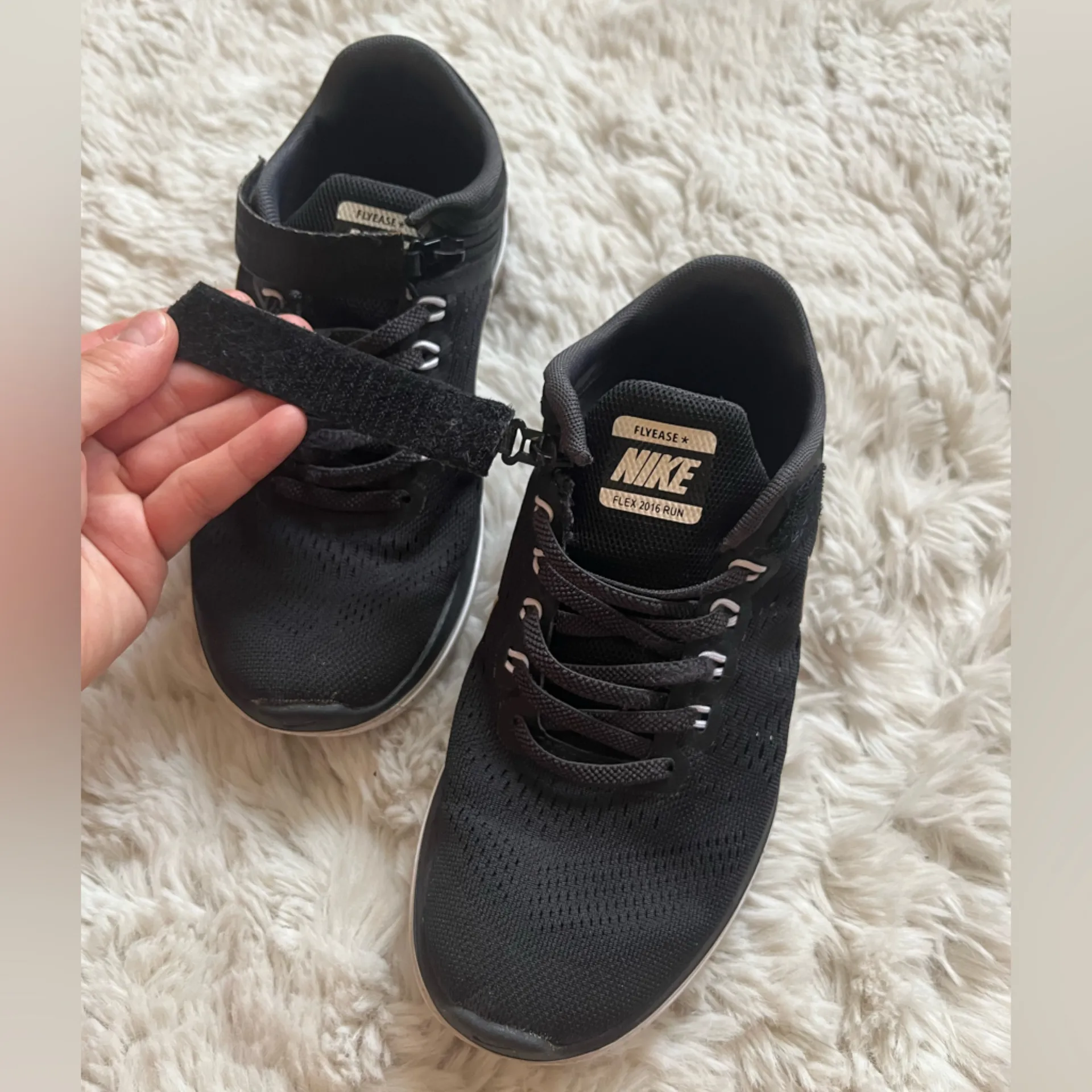 Nike revolution 6 flyease size 6 running trainer sneakers - Image 4