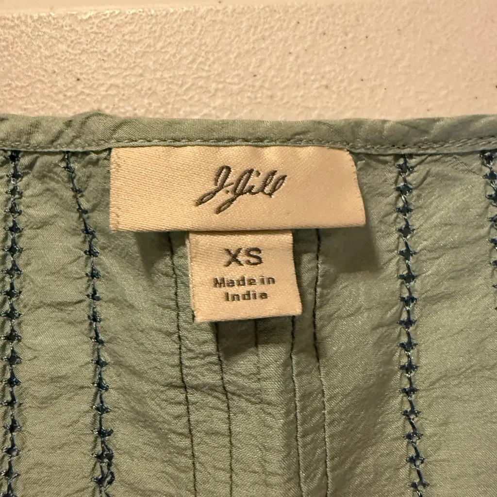 J JILL Tunic Top Womens Green Silk Blend Embroidered Floral Lightweight XS Shirt - Image 5