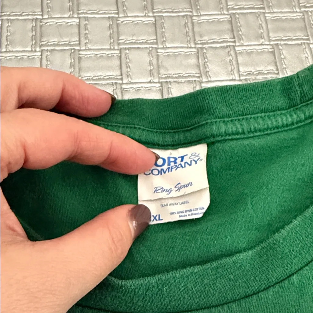 Hello Kitty Christmas Graphic Tee Green Holiday Cat T-Shirt 3XL - Image 3