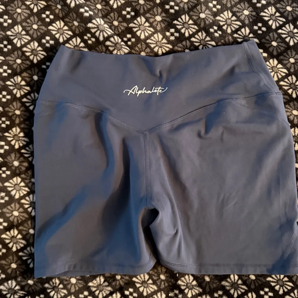 Alphalete Crossover Shorts - Image 3