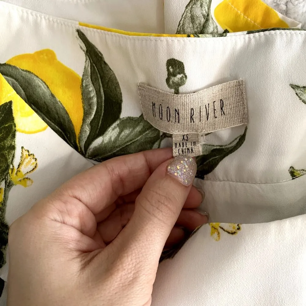 Anthropologie Moon River White Lemon Print Pleated Dressy Preppy Shorts XS - Image 5