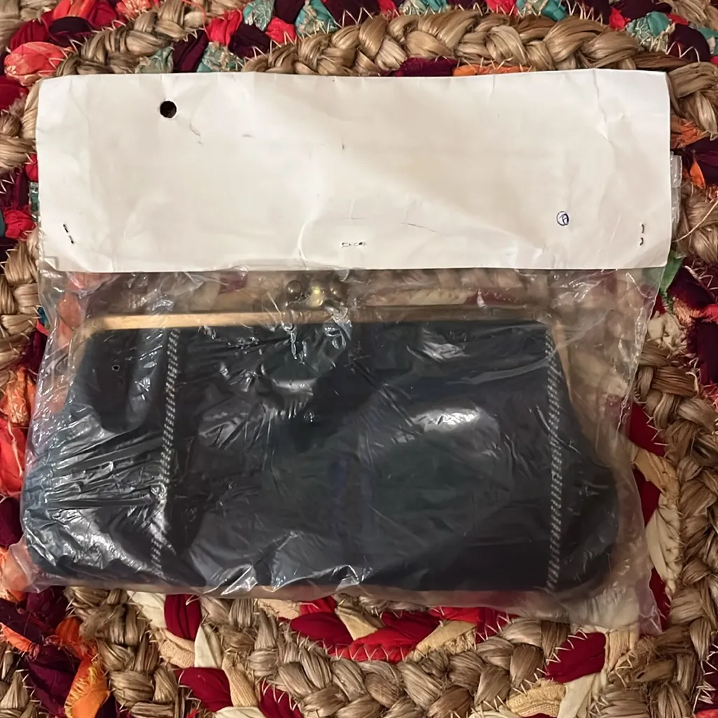 Edinburgh Woollen Mill vintage clutch purse Green - Image 2