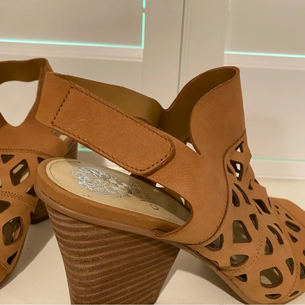 Vince Camuto Women’s Tan Heeled Sandals with Cutout Design Size 10M - Image 7