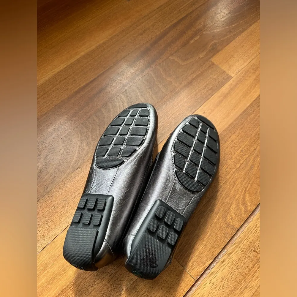 Lauren by Ralph Lauren Caitlyn Driving Loafer In Pewter, Size 6B Silver - Image 6