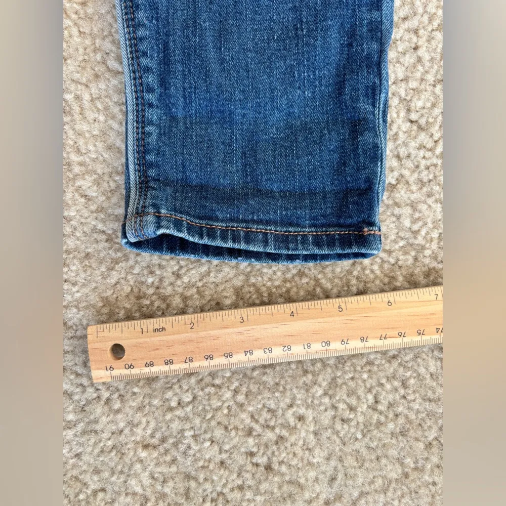 White House Black Market Embroidered Skinny Jeans Color Medium Wash Denim Size 6 - Image 6