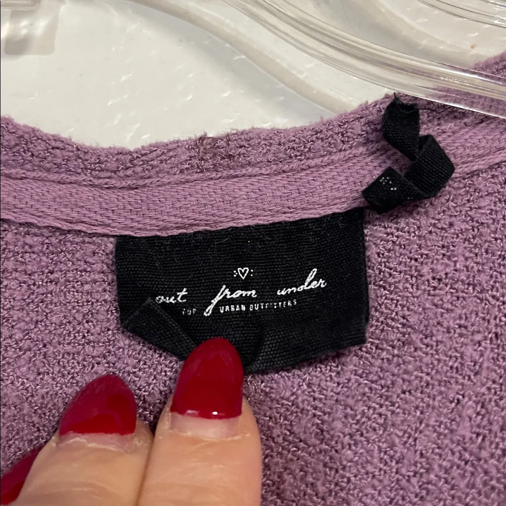 OUT FROM UNDER URBAN OUTFITTERS WOMENS PURPLE TEXTURED CARDIGAN SWEATER LARGE - Image 4