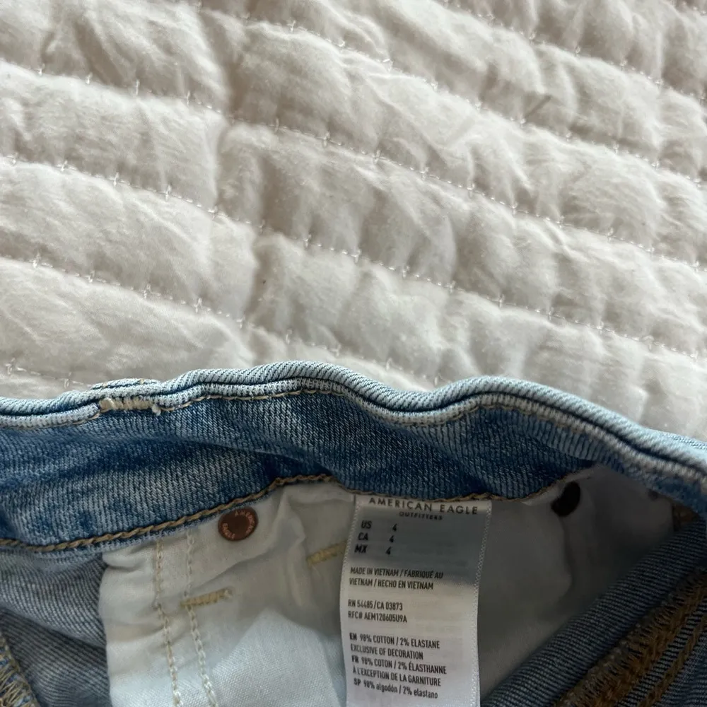 American Eagle Outfitters Blue Distressed Jean curvy High-Waisted Shortie Size 4 - Image 4