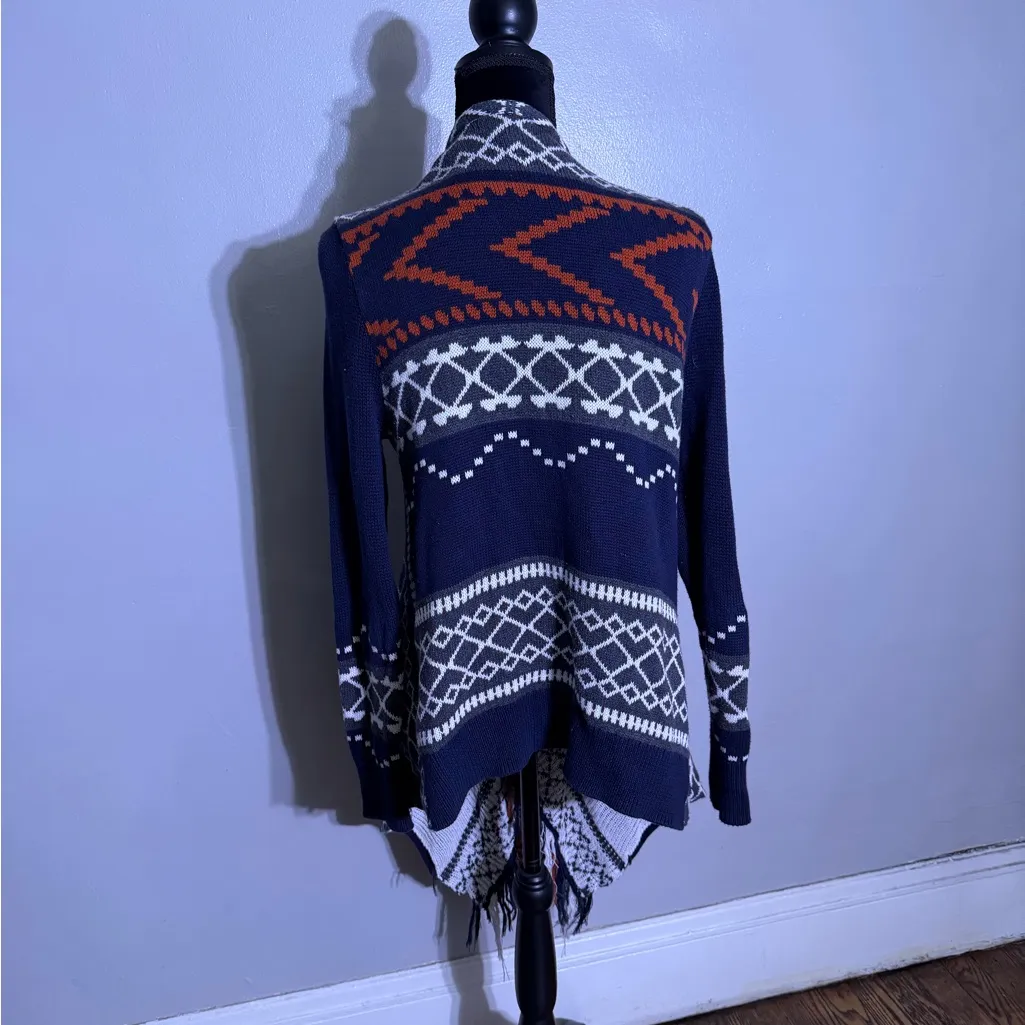 Sun & Shadow Navy and White Cardigan - Image 4