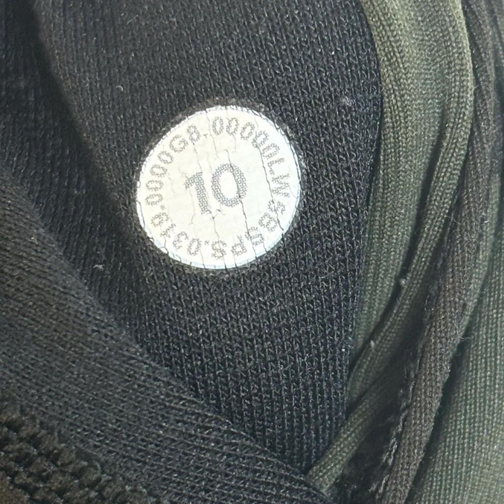 Lululemon Athletica Woman’s Camouflage Full Length Ankle Sporty Legging Size 10 - Image 6