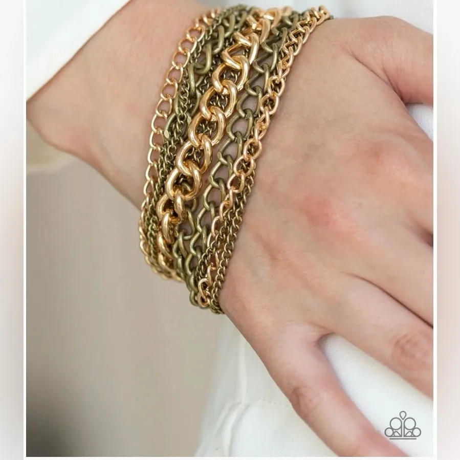 PAPARAZZI METALLIC HORIZON BRASS BRACELET - Image 2