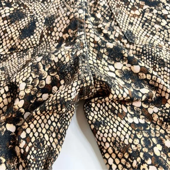 FREE PEOPLE High Rise Snakeskin Print Cropped Skinny‎ Jeans Size 29 - Image 11