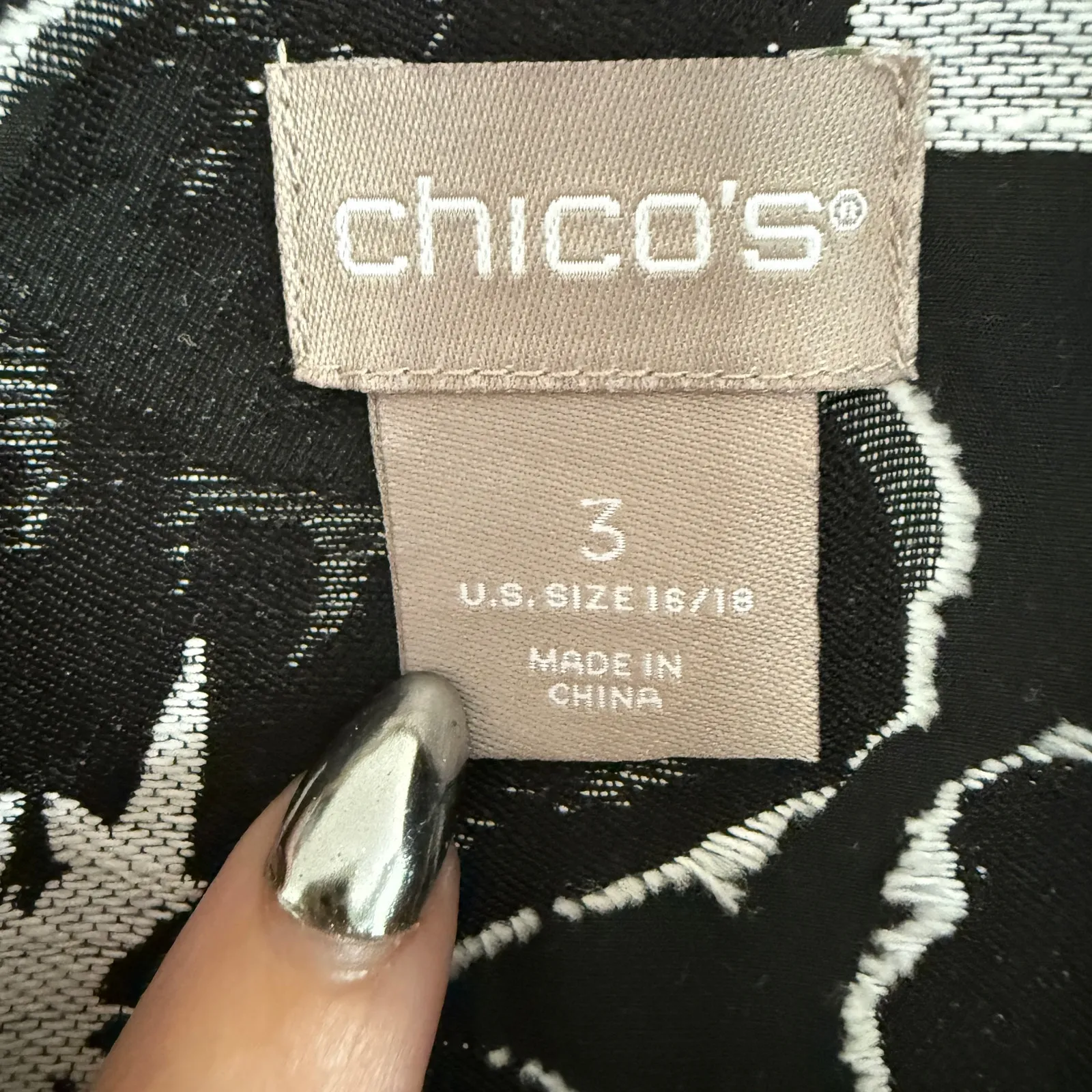CHICO's Black and White Floral Jacquard Light Jacket | Chico's 3 / US Size 16-18 - Image 4