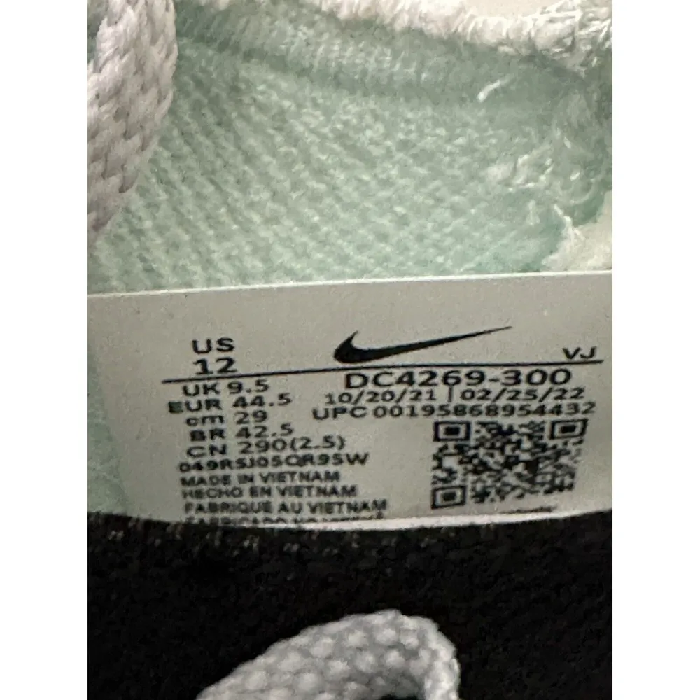 Nike  Womens React Escape Run Sz 12 Flyknit Running Shoes Barely Green DC4269 300 - Image 9