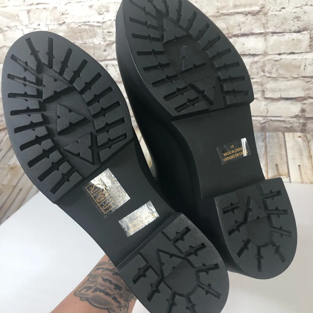 NEW Jeffrey Campbell Hydra Black Matte Boots Size 10M - Image 4