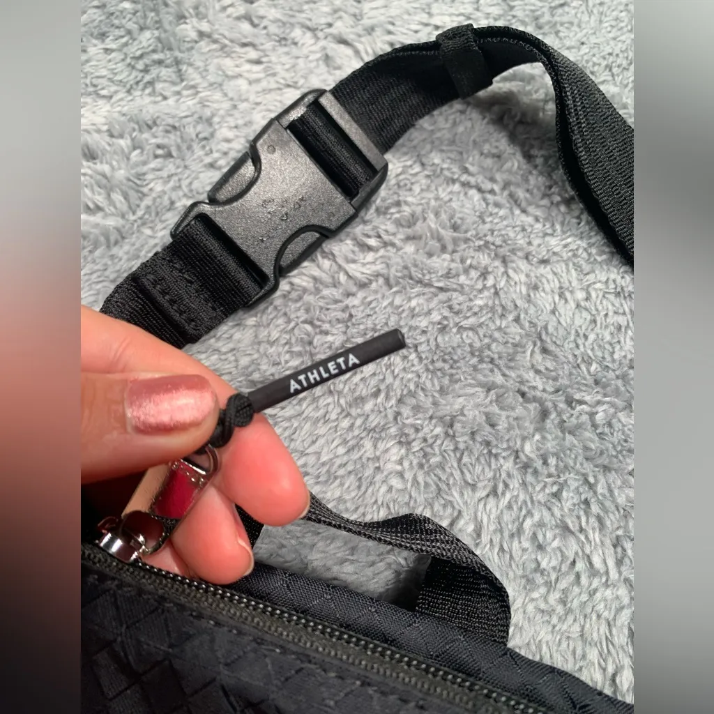 Athleta black belt bag fanny pack - Image 8