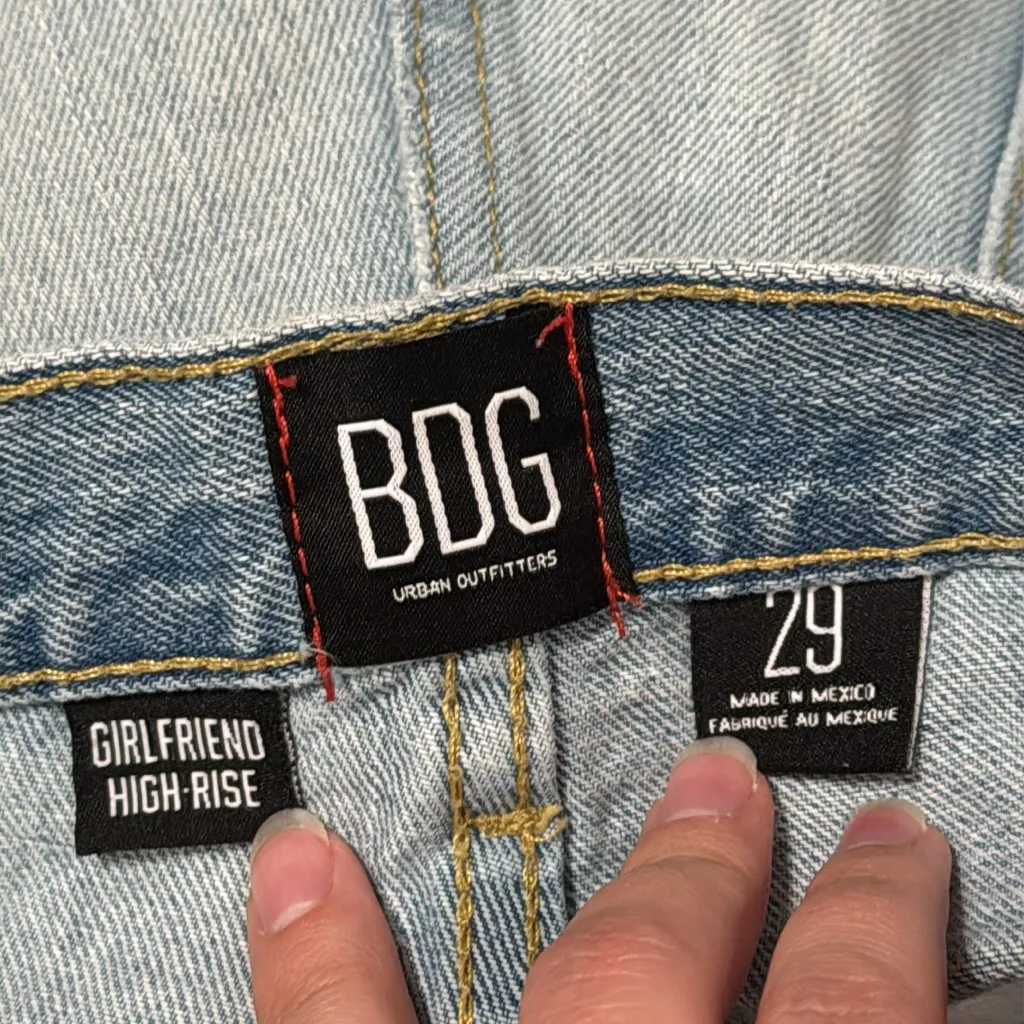 UO BDG GirlFriend High-Rise Raw Hem Light Blue Jean Shorts Distressed size 29 - Image 13