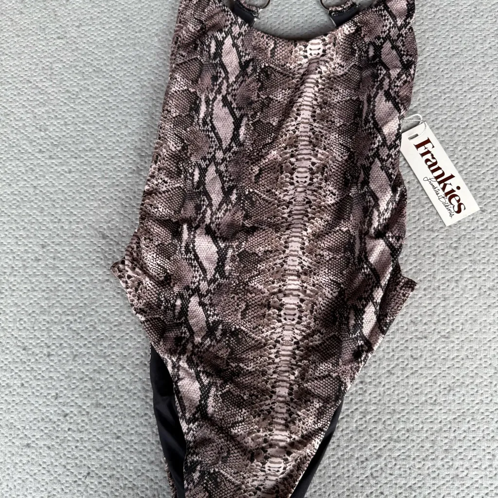 FRANKIE’S BIKINIS Venom One Piece Swimsuit Size Small NWT - Image 5