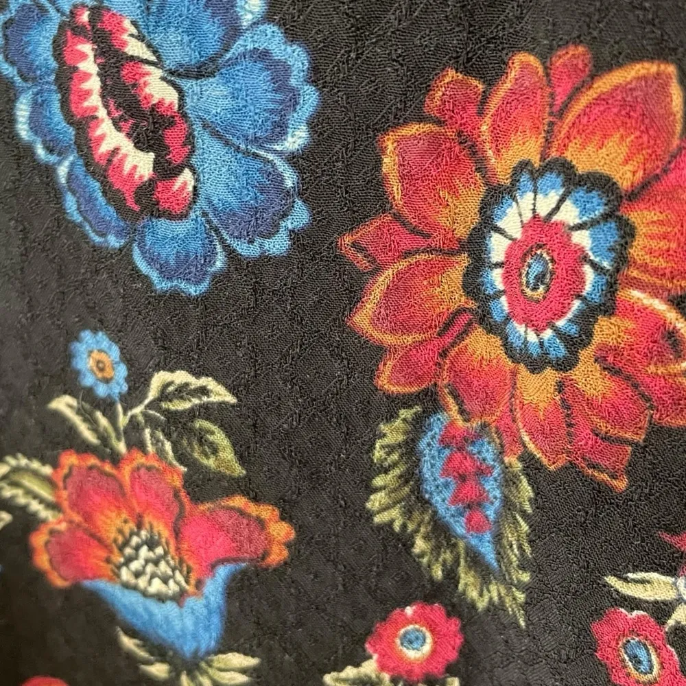 Adelyn Rae Black Floral Sleeveless Blouse Tank - Image 2