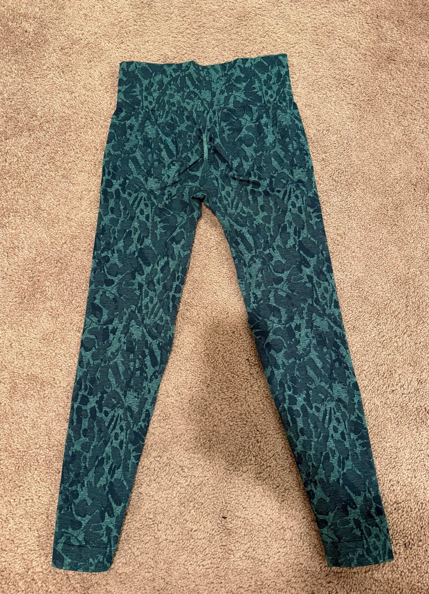 adapt animal seamless leggings butterfly teal - Image 6