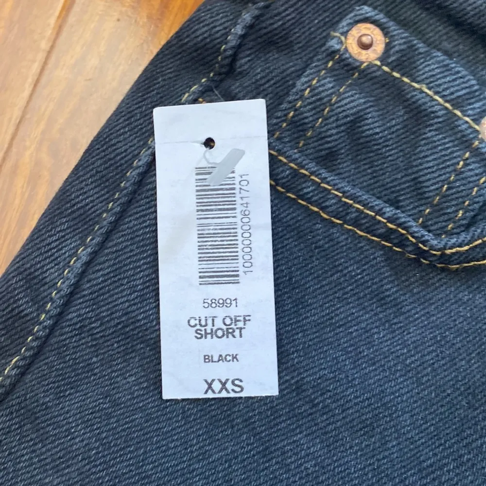 Aritzia  Vintage 650 Denim Cutoff Shorts - Image 2