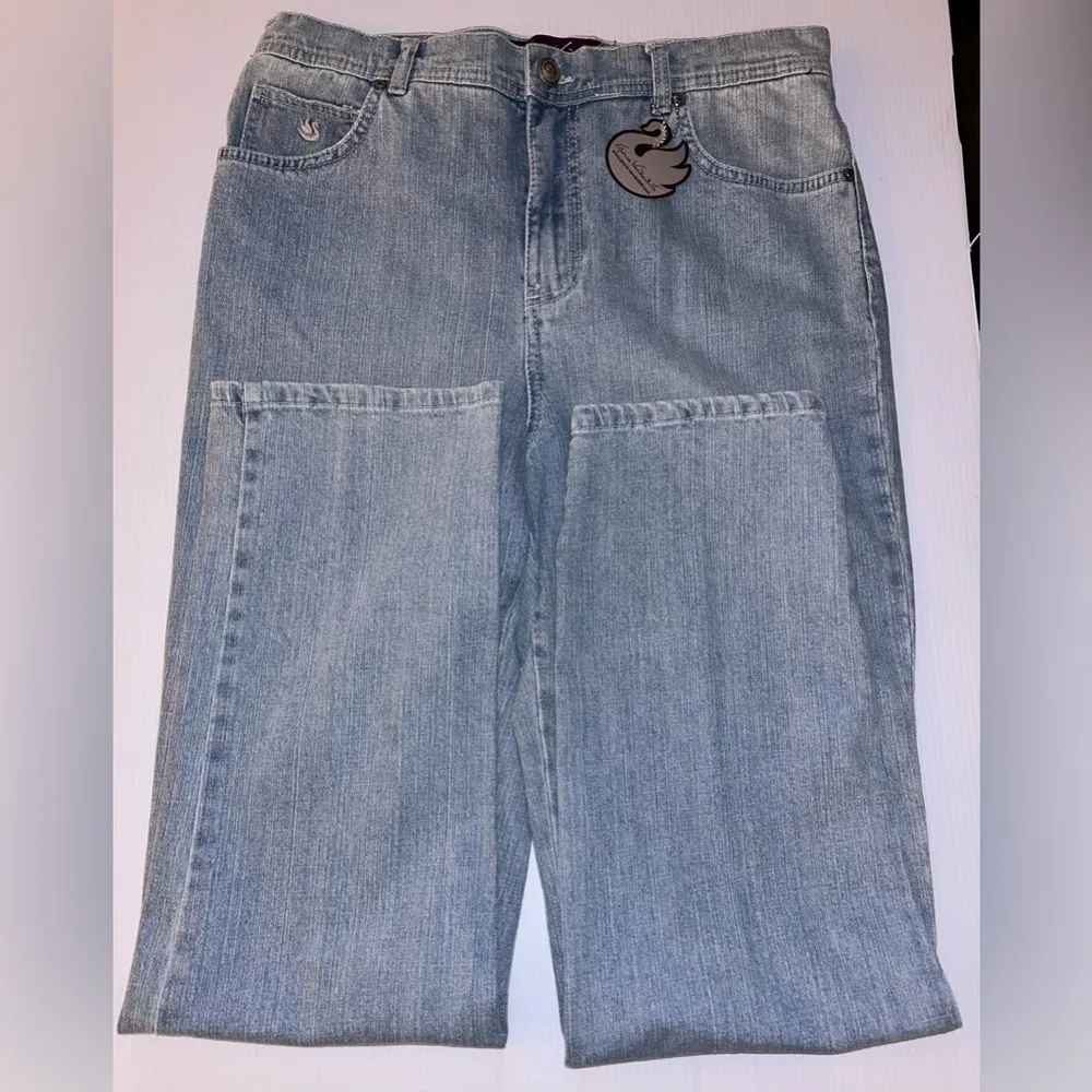 Gloria Vanderbilt Amanda Jeans - NWT Size 10 - Stretch - Average - Image 6
