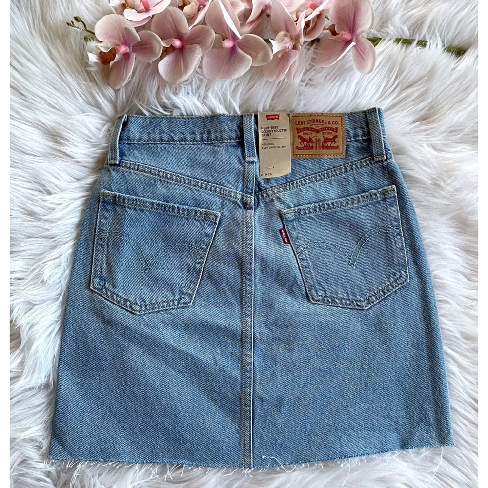 NWT Levi’s High Rise Deconstructed Denim Skirt - Image 5
