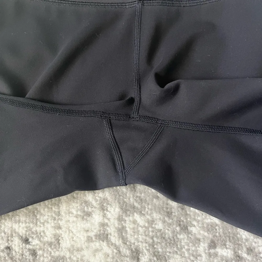 Lululemon Wunder Train Contour Fit High-Rise Short 8" - Image 4