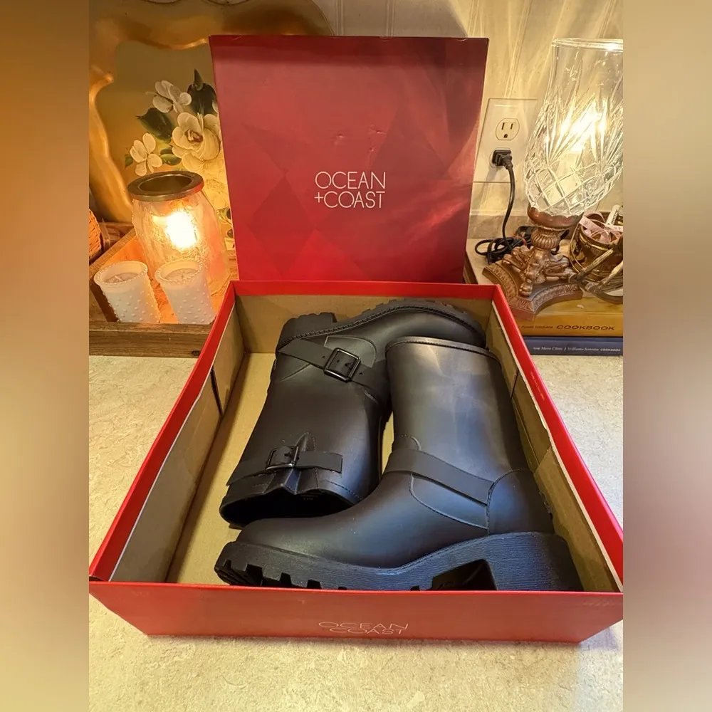 ☔️ Ocean + Coast rain boots NIB, Women’s size 9. Black - Image 2
