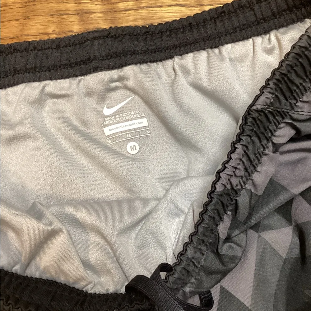 Nike running shorts. Black/gray geometric. Size Medium - Image 7