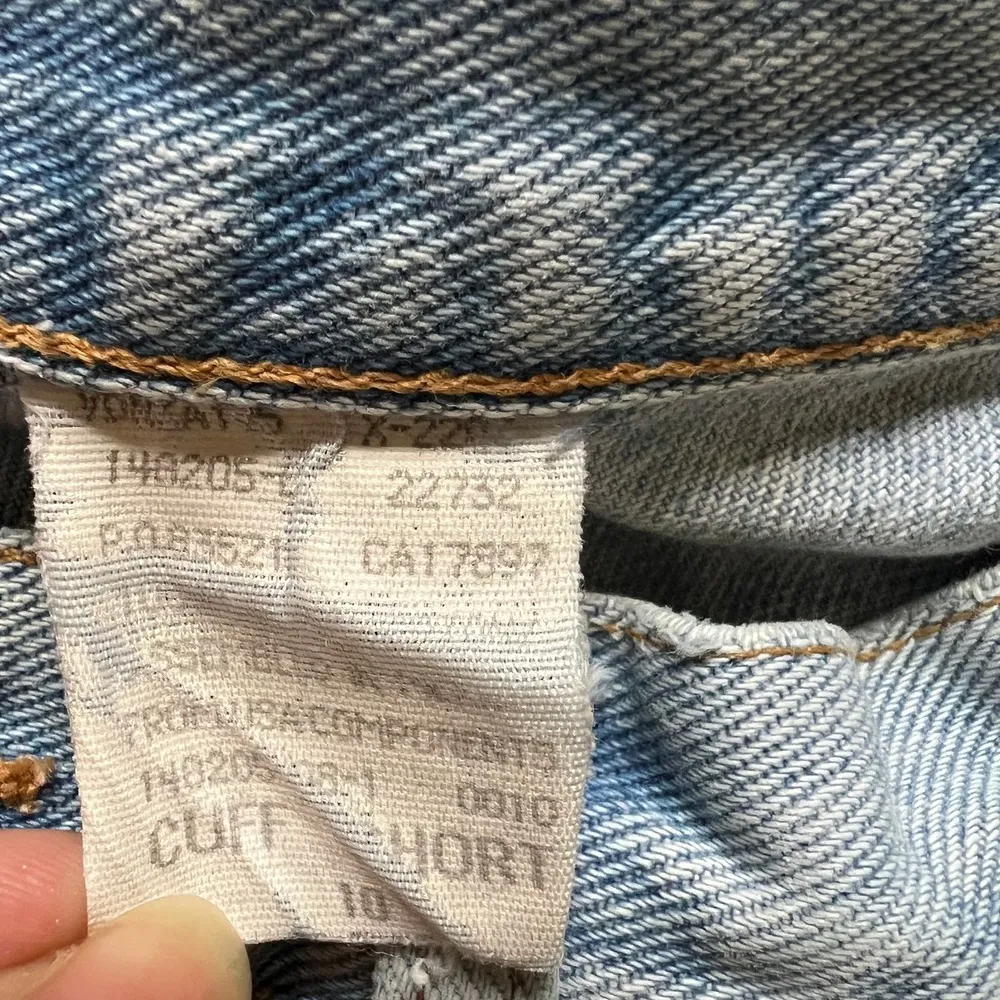 Vintage GAP Women's High Waisted Cuff Denim Jean Short Light Wash Size 10 - Image 7