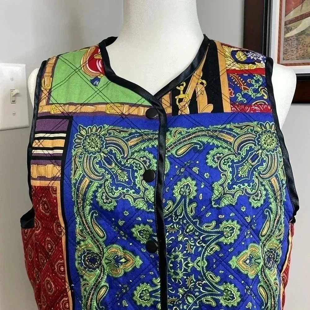 Vintage Susan Bristol 2001 Satin Quilted Equestrian Style Vest Size Medium - Image 2