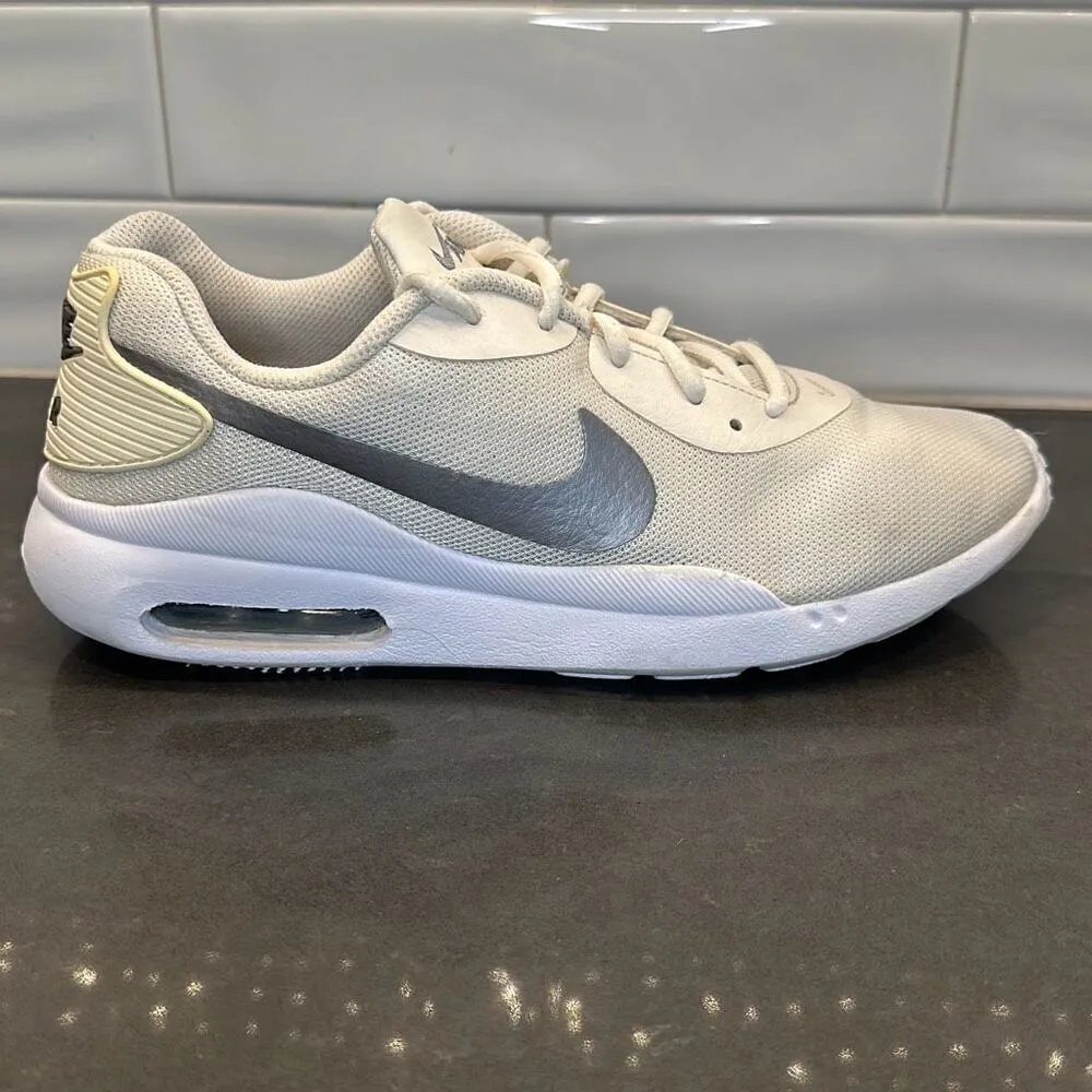 NIKE Women's Air Max Oketo Track & Field Shoes - Image 9