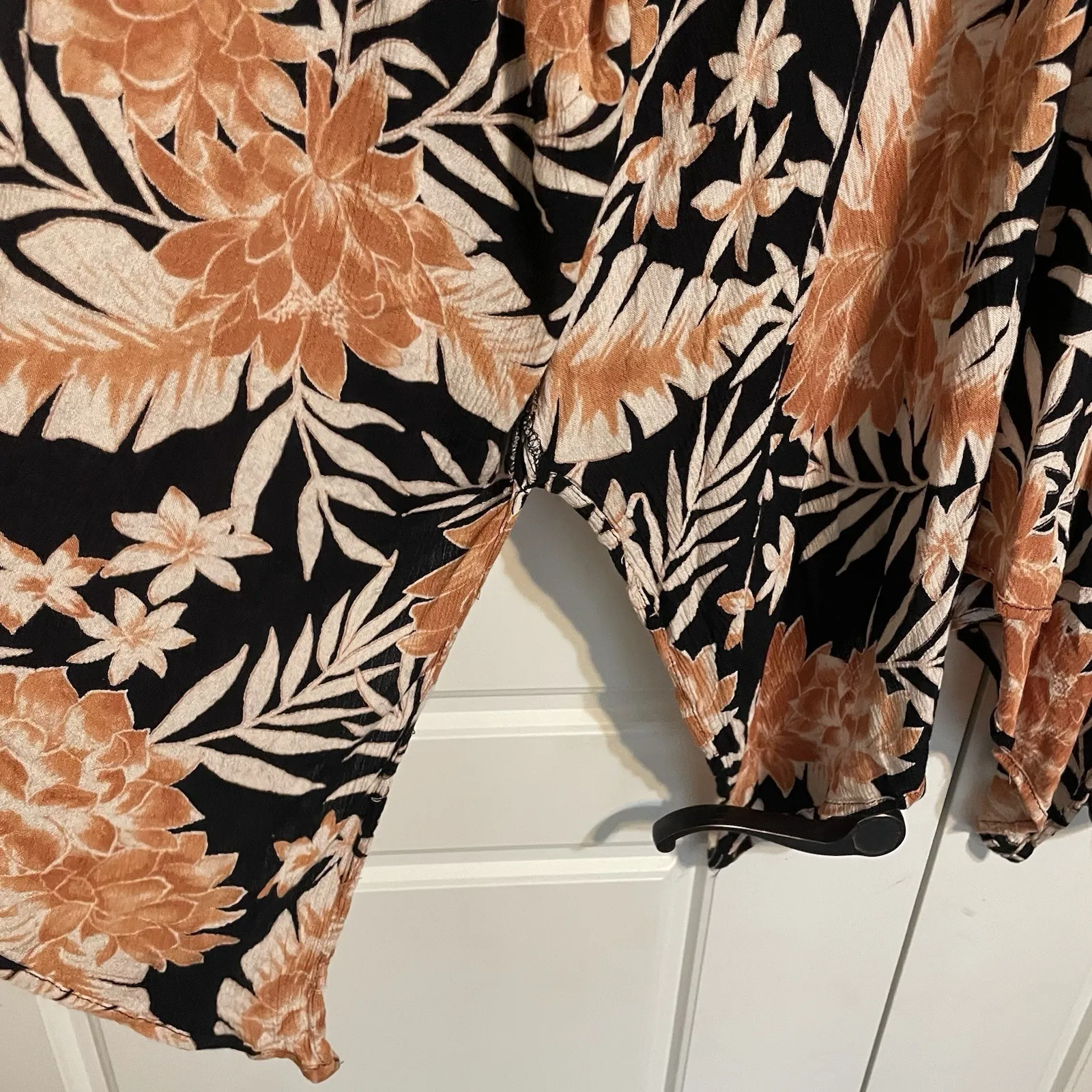 Billabong Floral Kimono Coverup Black White Bohemian Beach Tie Waist‎ Resort - Image 4