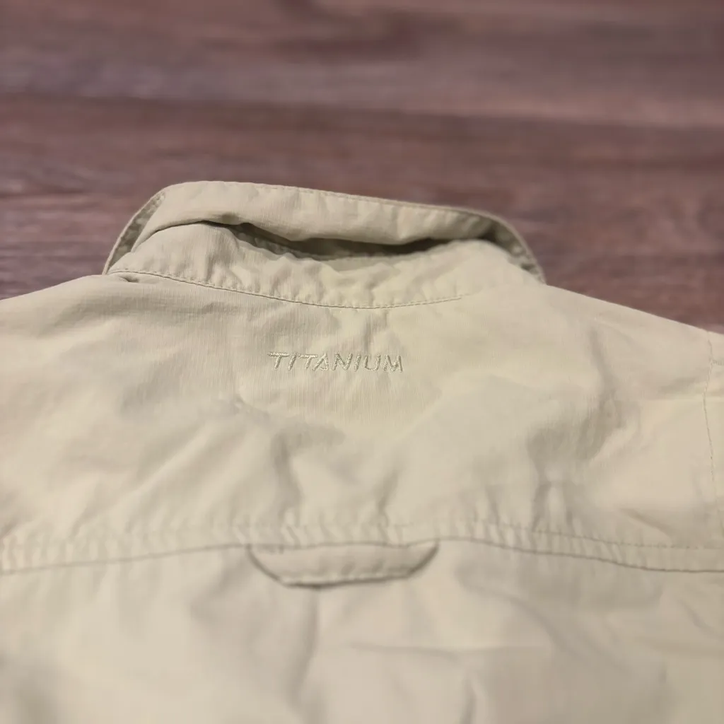 Columbia Titanium Long Sleeve Button Down Shirt Women’s Small Performance Hiking Green - Image 5