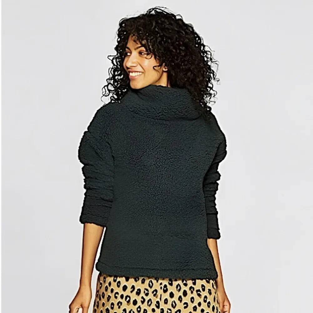 A New Day Green Turtle Neck Pullover Sherpa Sweater Medium - Image 6