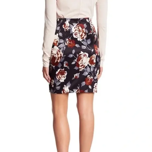 Theory Hourglass Floral Print Skirt Size 4 - Image 2