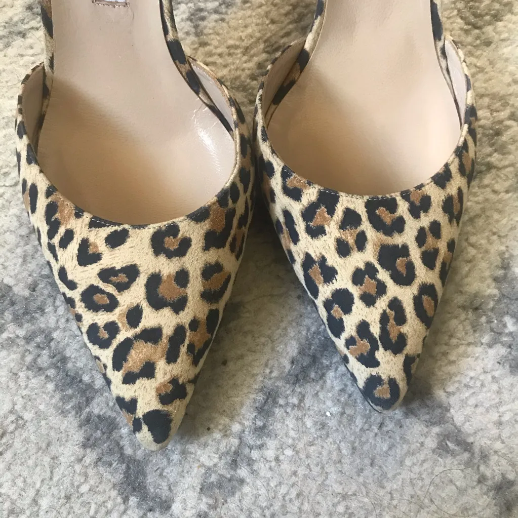 Manolo Blahnik Classic Animal Print Pump - Image 3