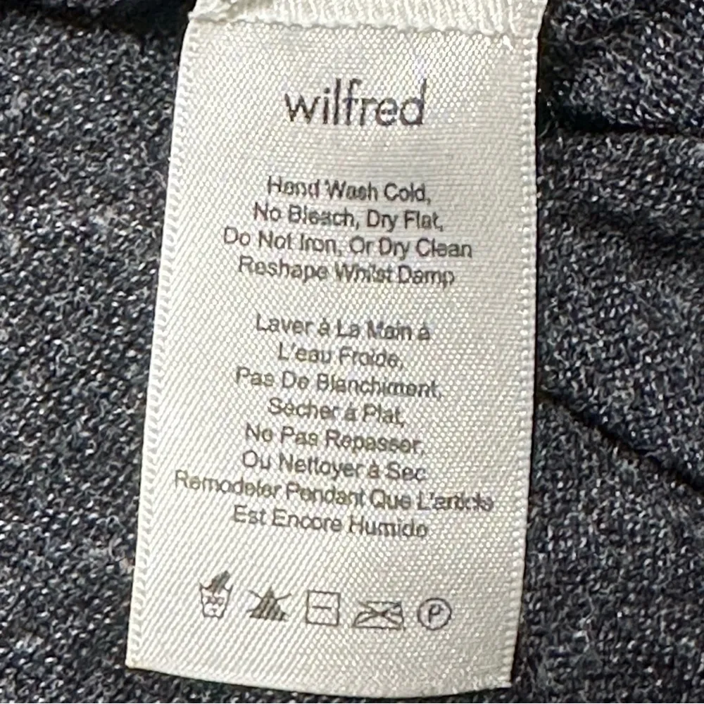 Wilfred Aritzia Women’s Size XS Black Gray Heathered Scoopneck Long Sleeve Shirt - Image 4