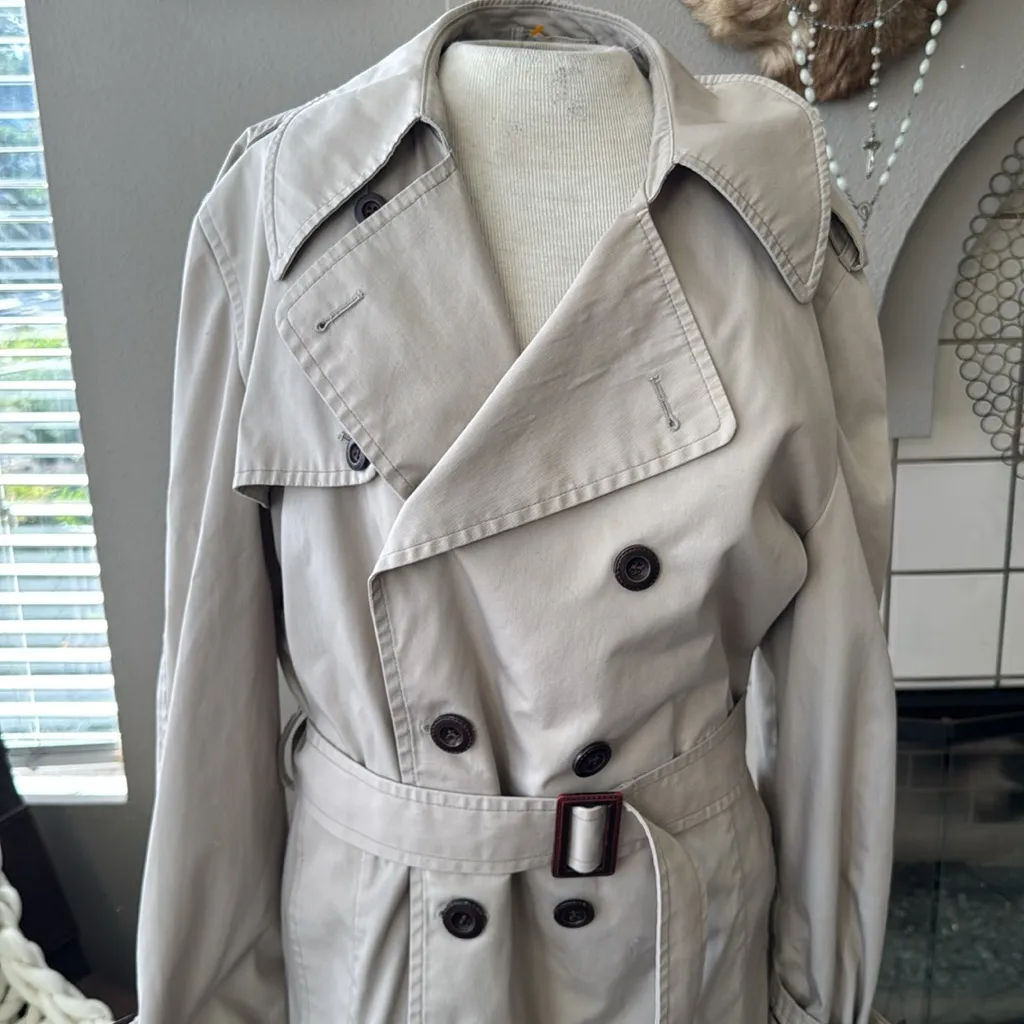 Vintage London Fog Tan Trench Coat with Belted Waist size 40 - Image 3