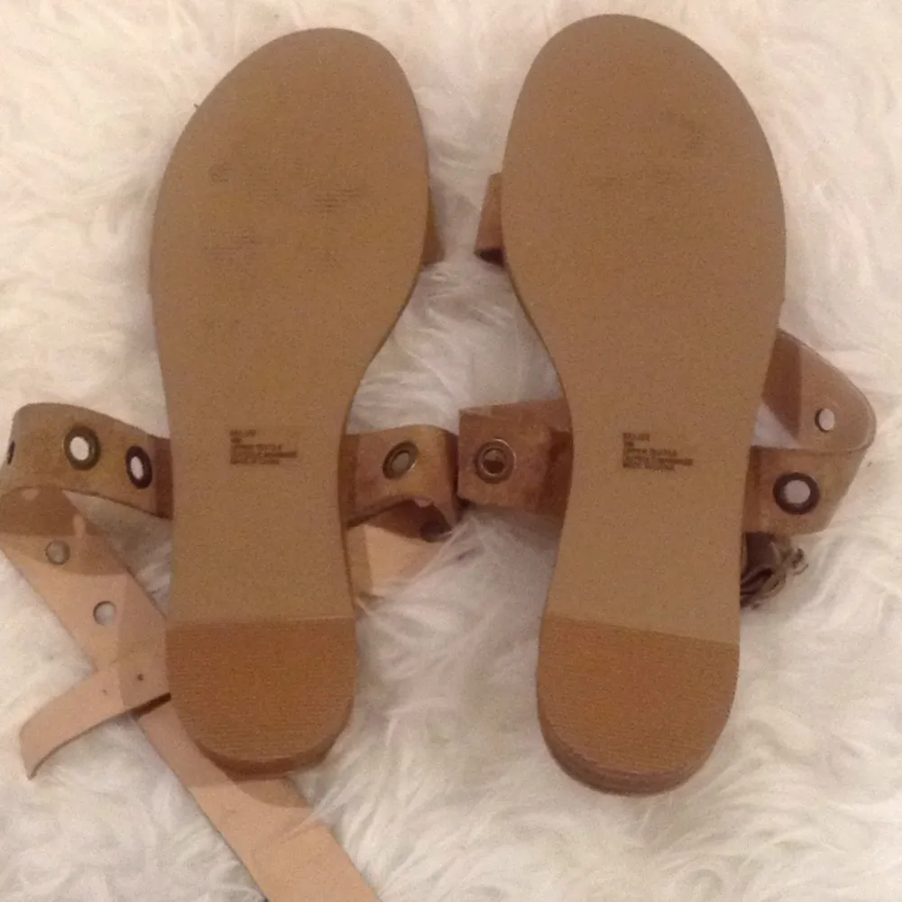 💕COCONUTS by MATISSE💕 Belize Suede Wedge Sandals - Image 6