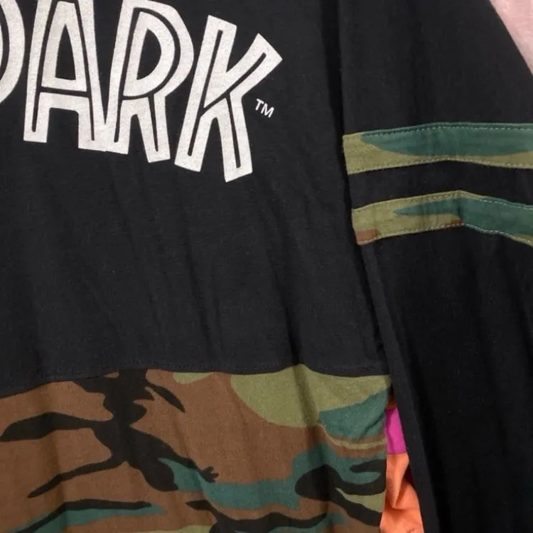 Universal studios jurassic park camo unisex XL spirit jersey - Image 2