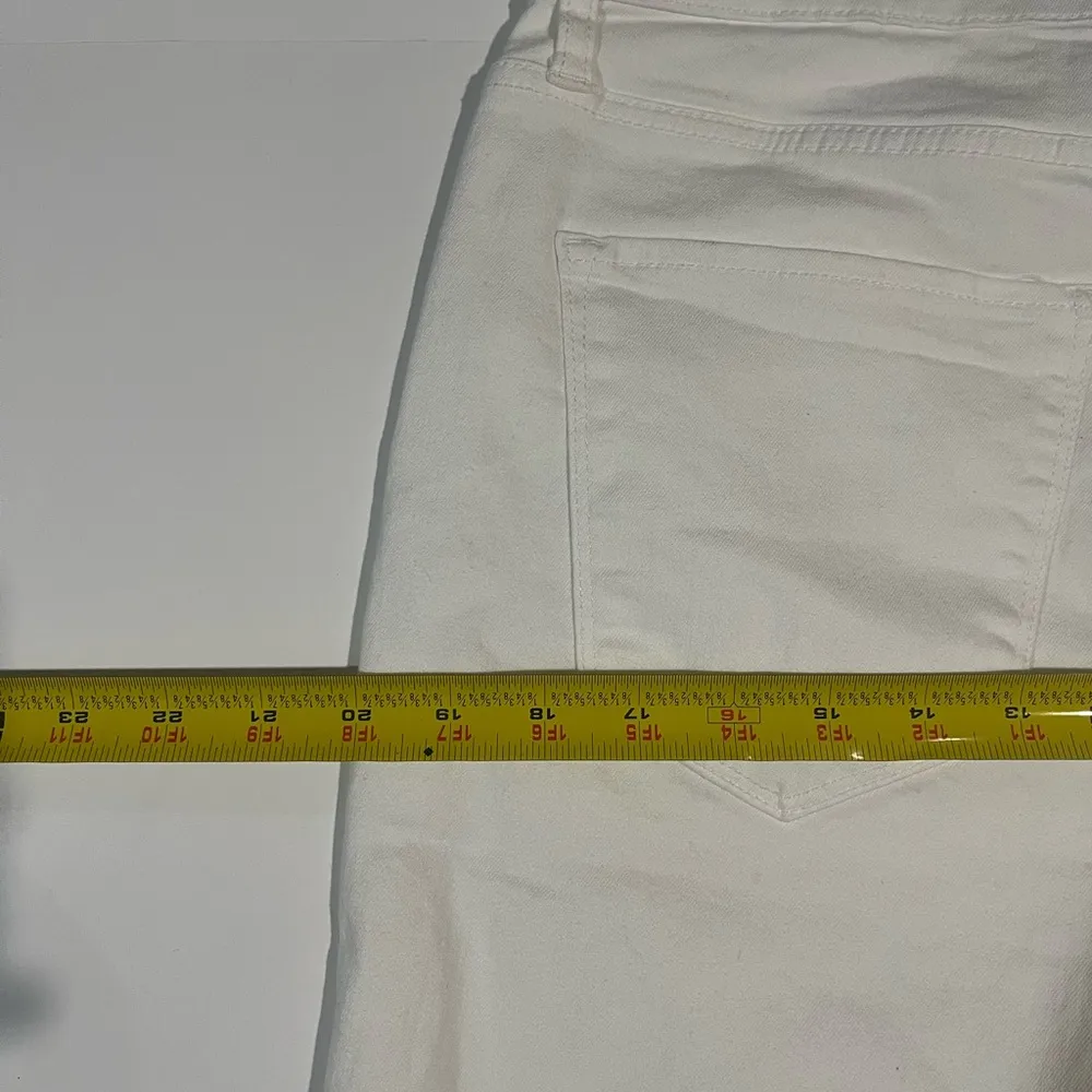 DKNY White Bermuda Shorts Classic Cotton Blend - Image 3