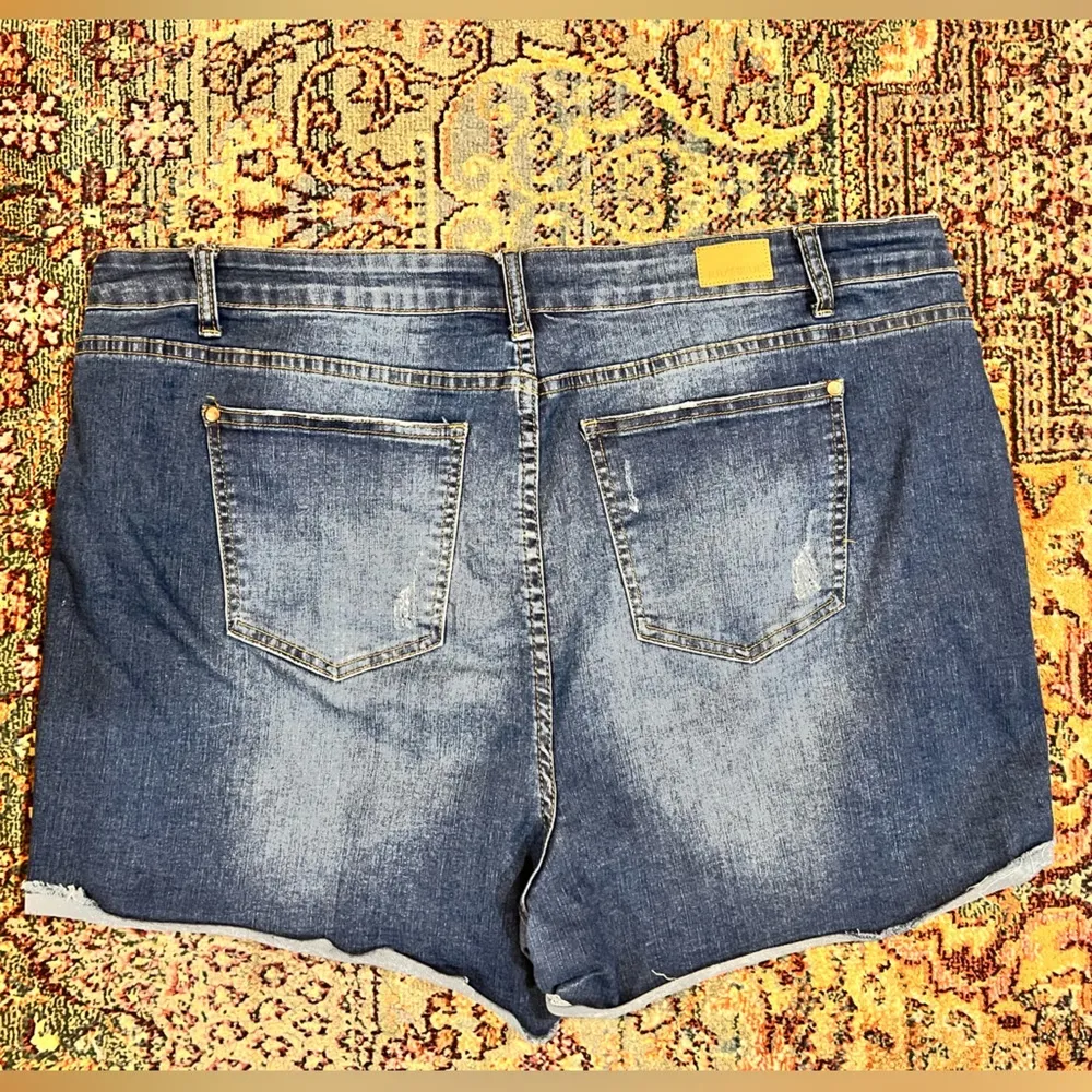 Judy Blue Medium Wash Shorts - Image 4