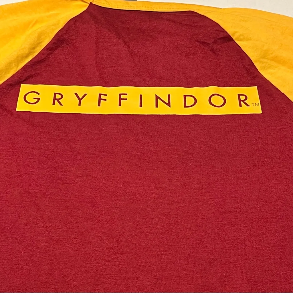 Harry Potter Hot Topic Gryffindor Womens Medium Raglan Shirt‎ Courage Wizard NEW - Image 9