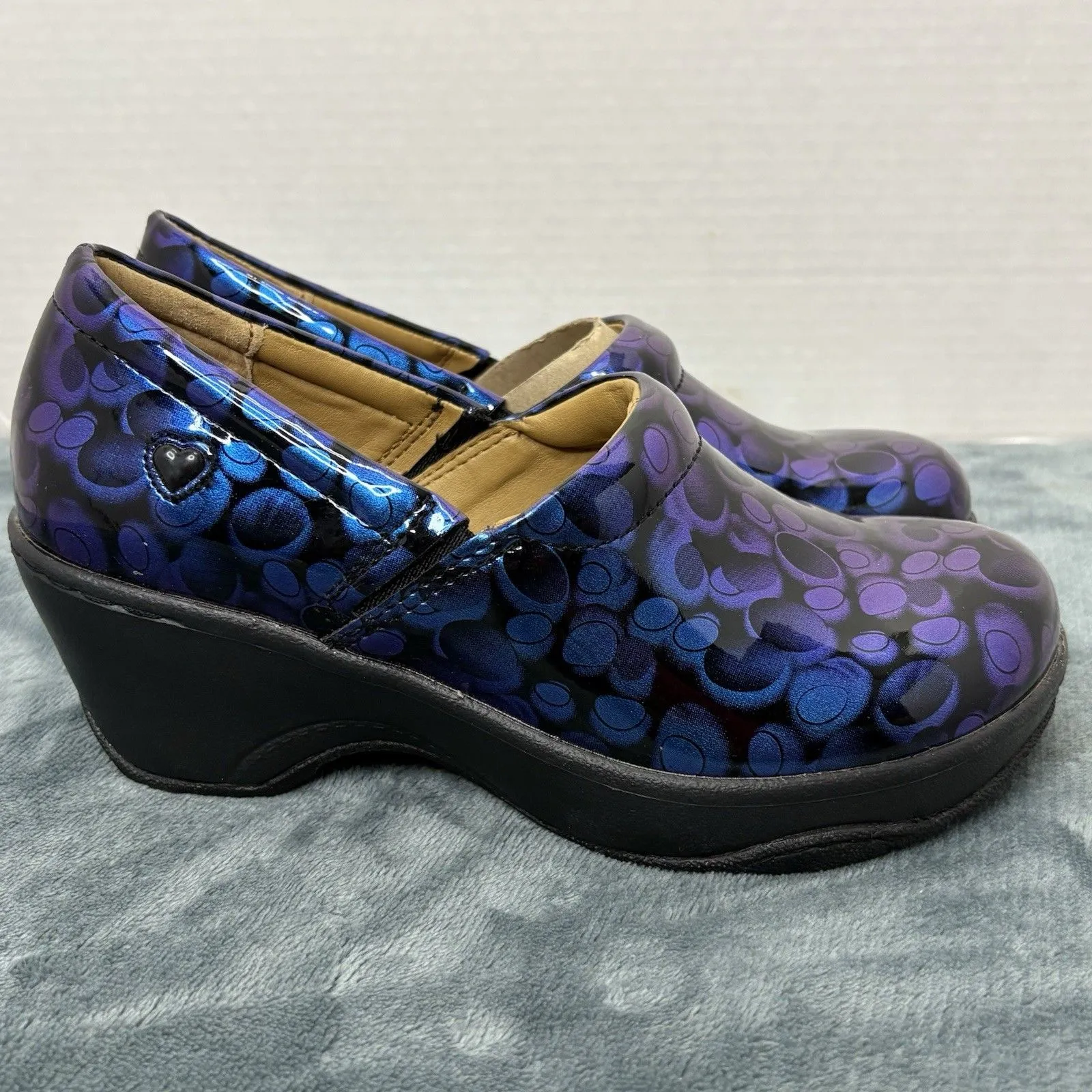 Nurse Mates Pillowtop Patent Leather Slip On Clog Bryar Women’s Size 5.5M - Image 2