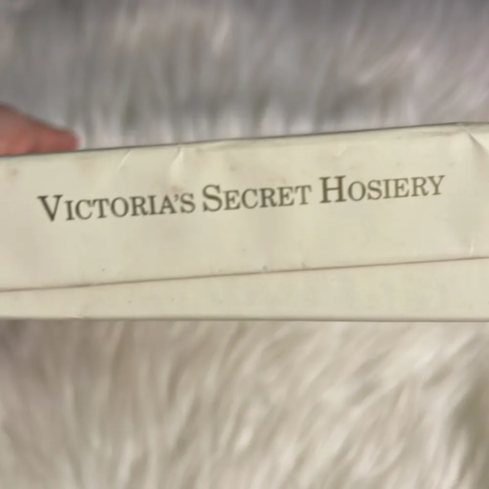 Victoria's Secret Vintage Box 2 Pair Sheer Lace Top Thigh Hi Hose White Medium - Image 16