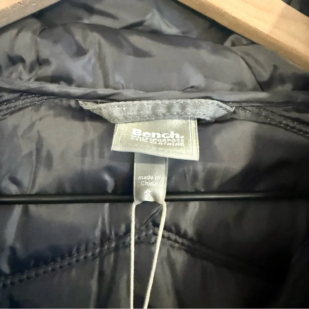 Bench  GRAY THINSULATE QUILTED PUFFER JACKET SIZE SMALL - Image 8