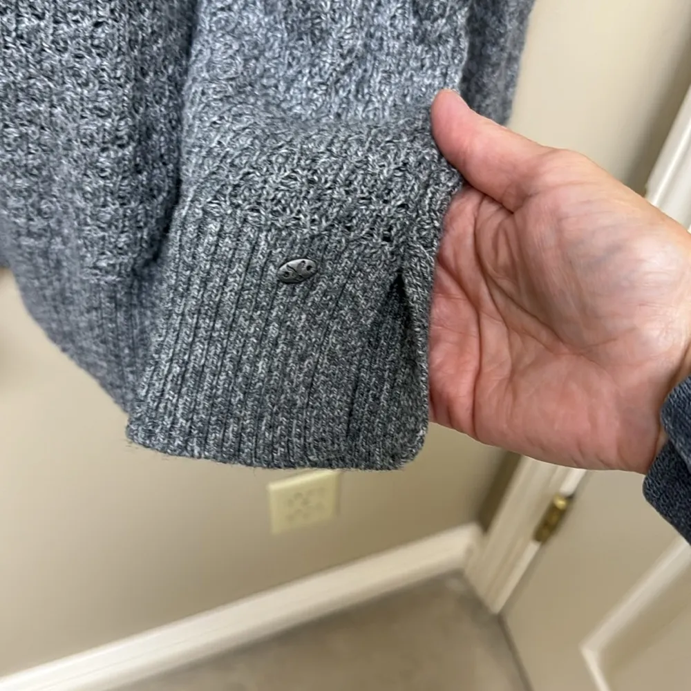 American Eagle sweater - Image 3