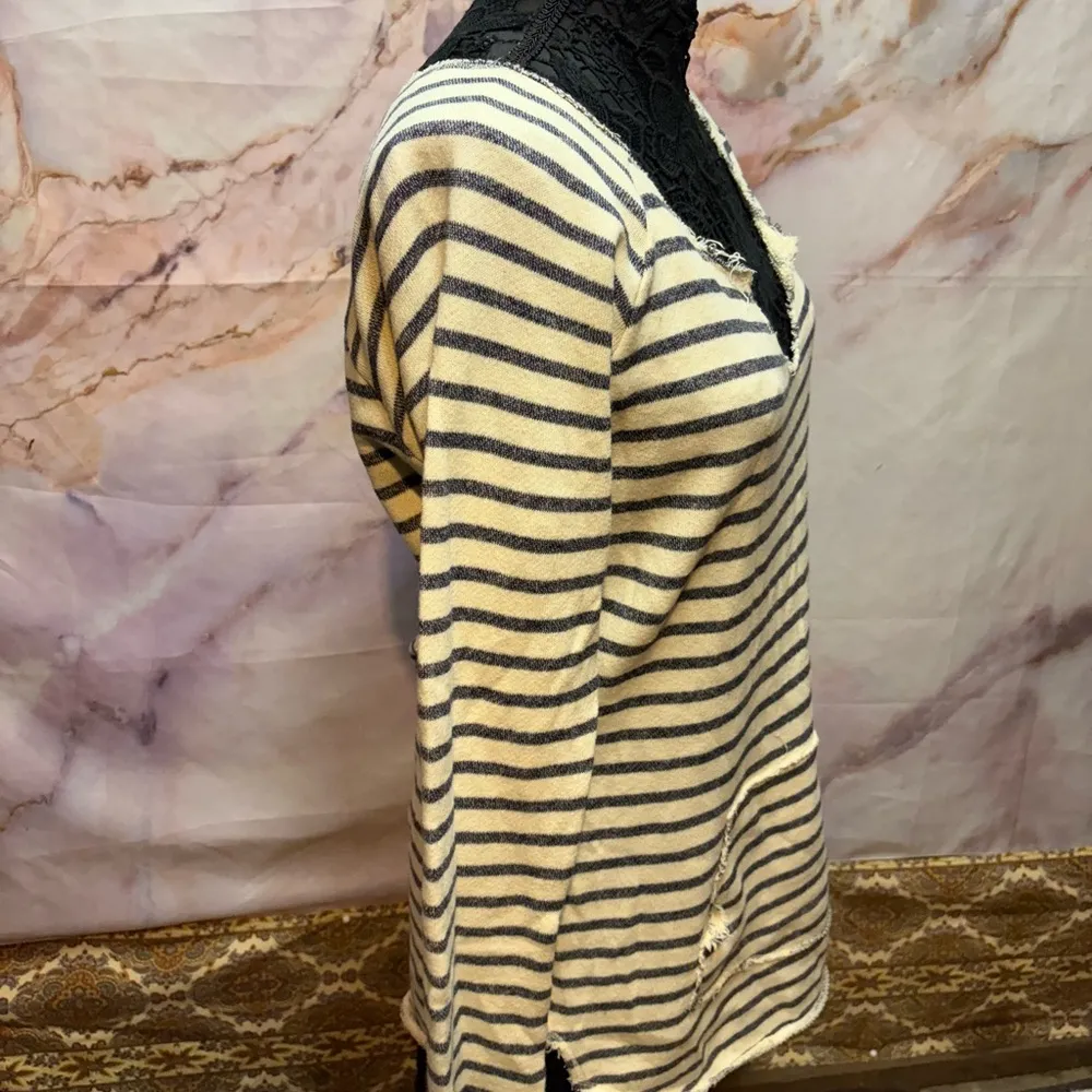 Plush & Lush Textured Knit Top Black Size L - Image 3